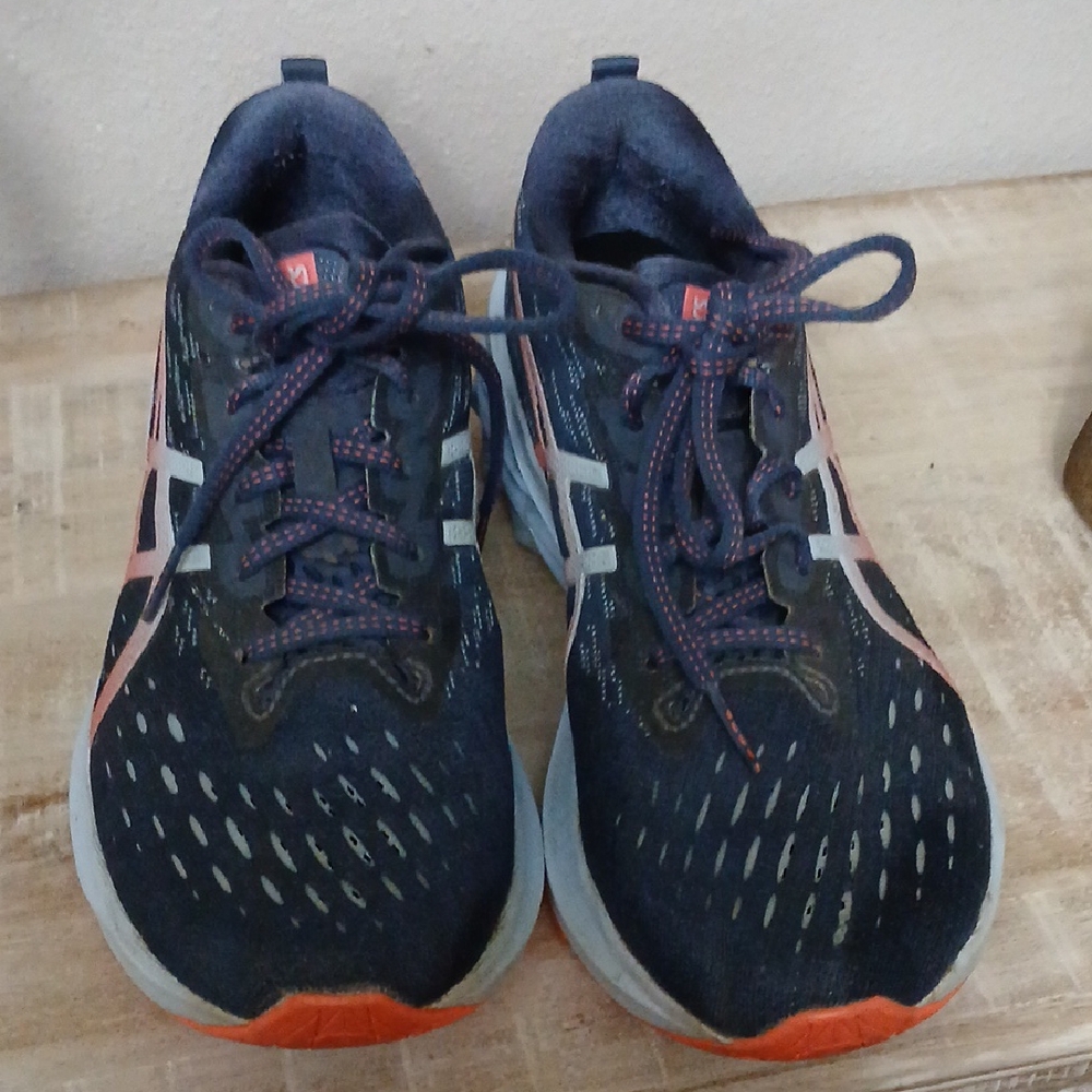 Asics Novablast 2 Women Size 10